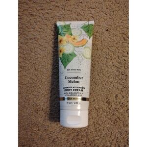 Bath & Body Works Cucumber Melon Ultimate Hydration Body Cream